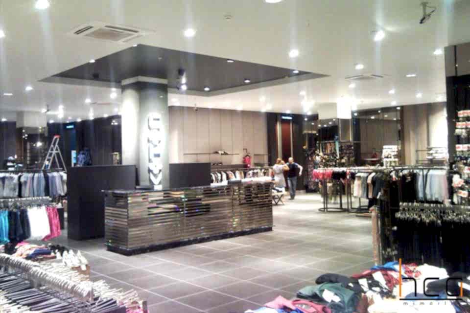 KOTON Bay-Bayan Giyim Dekorasyonu